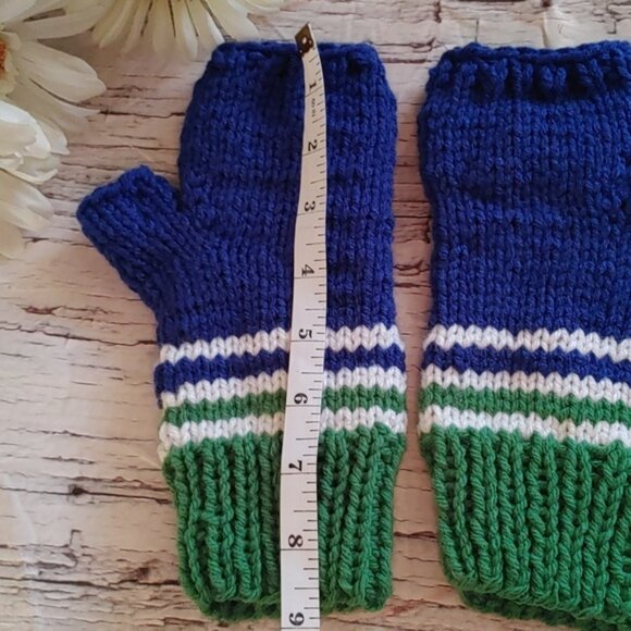 Hand-Knit Blue and Green Fingerless Mittens Vancouver Canucks Seattle Seahawks - Picture 7 of 7